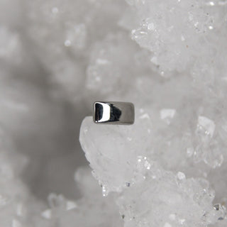 junipurr jewellery jewelry implant grade titanium threadless push fit earring labret flat back
rectangle dainty third lobes baguette square