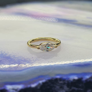 18K House Gold Elbereth - Premium Zirconia and Yellow Gold Conch Ring