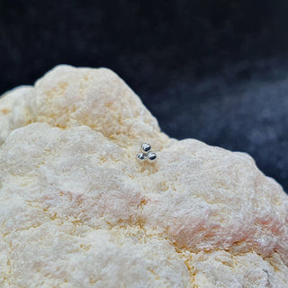 JUNIPURR JEWELRY WHITE GOLD TRI-BEAD