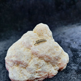 JUNIPURR JEWELRY YELLOW GOLD FEATHER QUILL