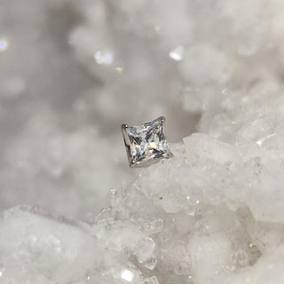 House Gold - 18k Gold Threadless Prong-Set with Princess Cut CZ