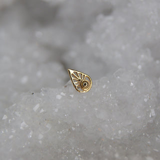 Local natives jewellery flora teardrop threadless attachment end earing with leaf detailing and dome for labret or barbell in 14k yellow gold