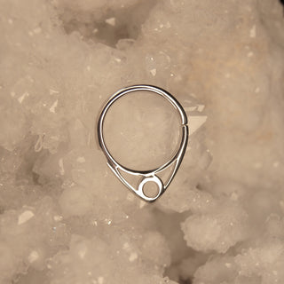 junipurr jewellery v shaped pointed daith septum seam ring with circle accent 14k white yellow gold