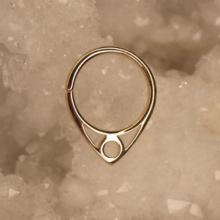 junipurr jewellery v shaped pointed daith septum seam ring with circle accent 14k white yellow gold